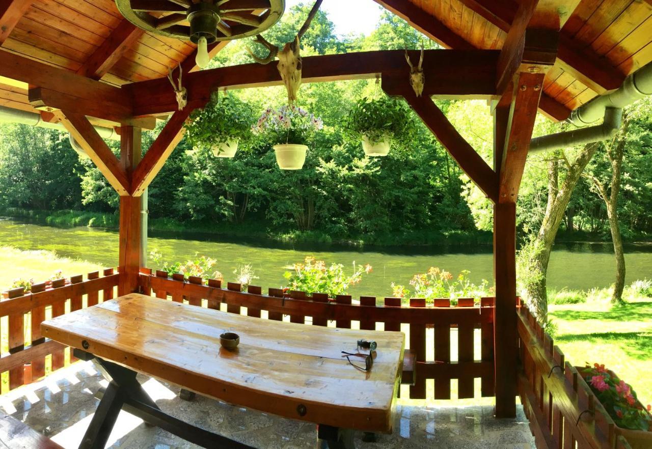 Holiday Home Radocaj Слуни Екстериор снимка