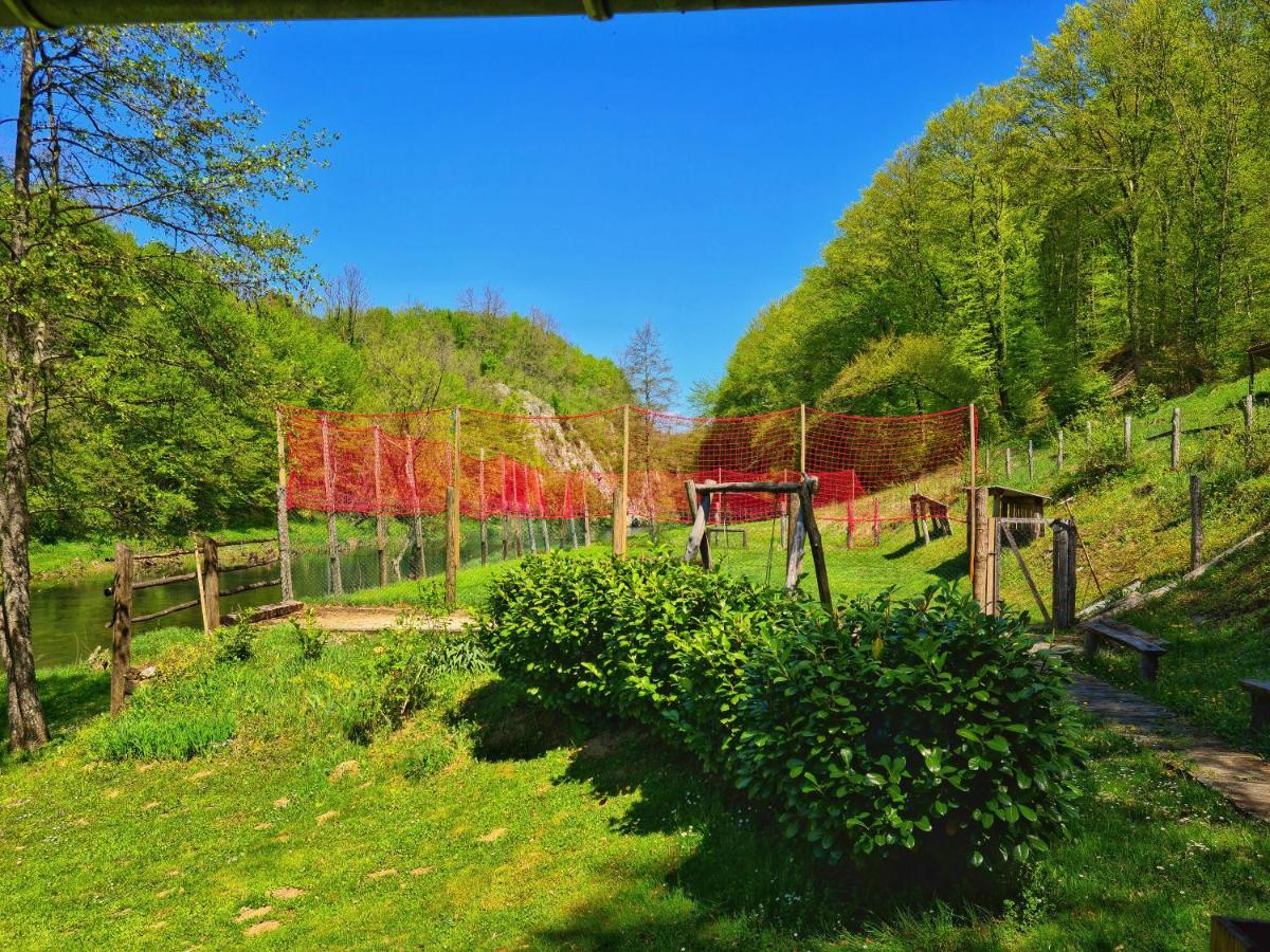 Holiday Home Radocaj Слуни Екстериор снимка