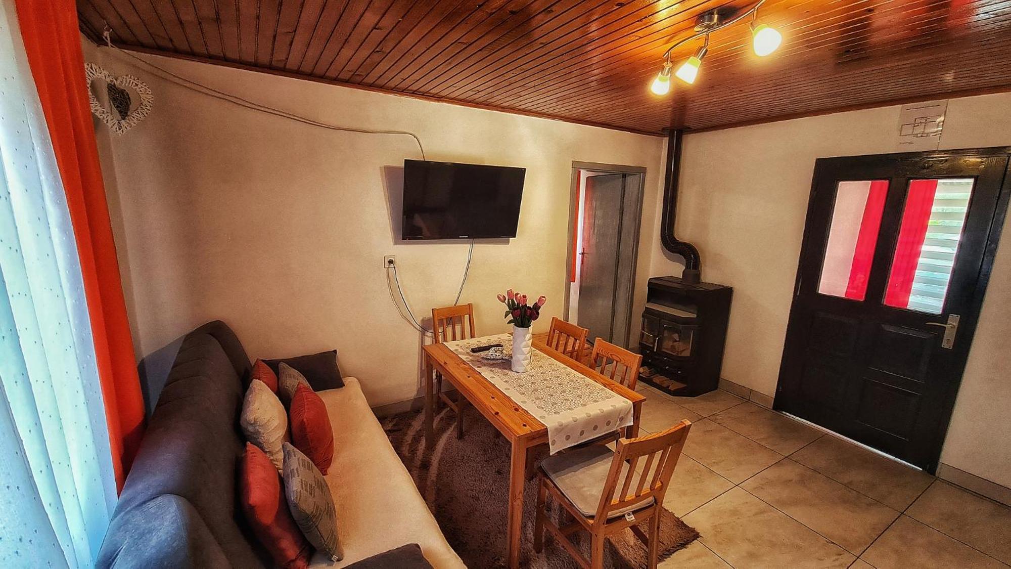 Holiday Home Radocaj Слуни Екстериор снимка