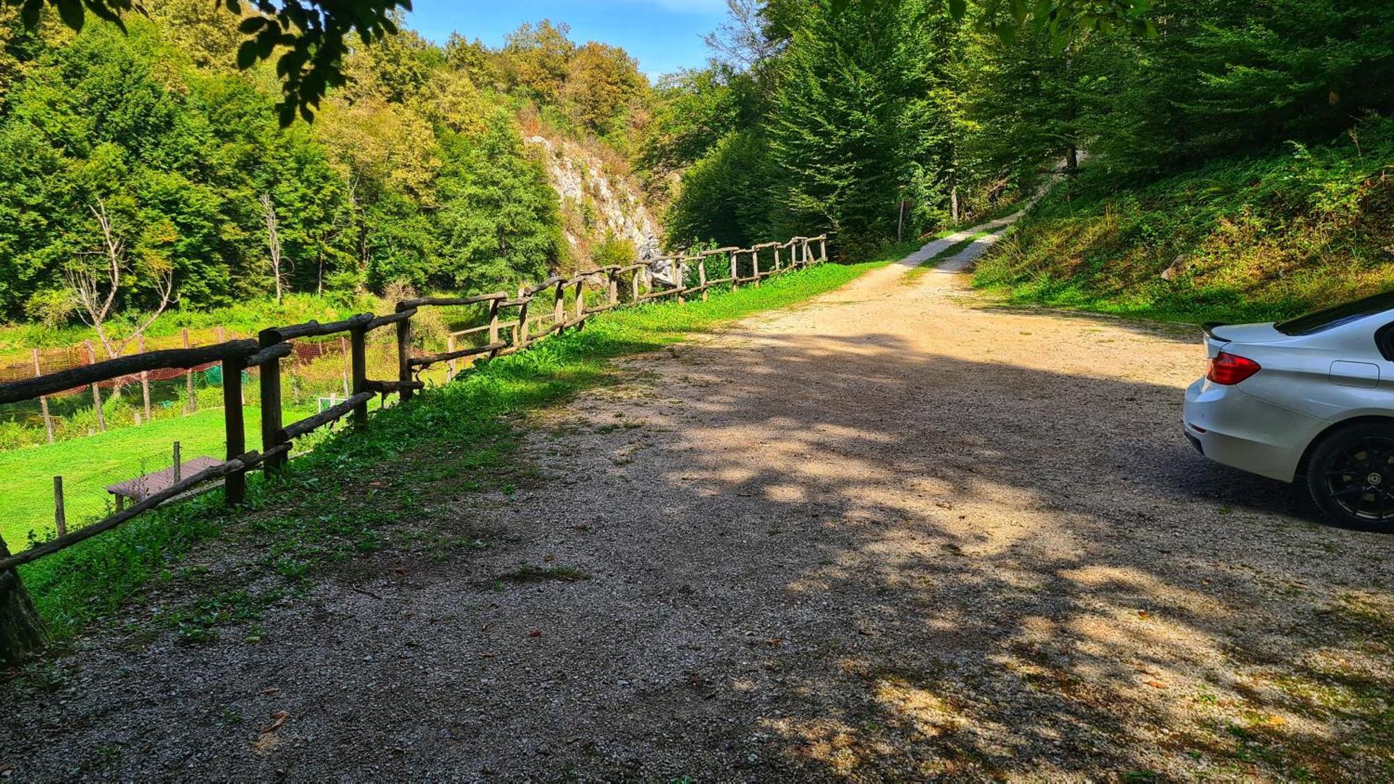 Holiday Home Radocaj Слуни Екстериор снимка